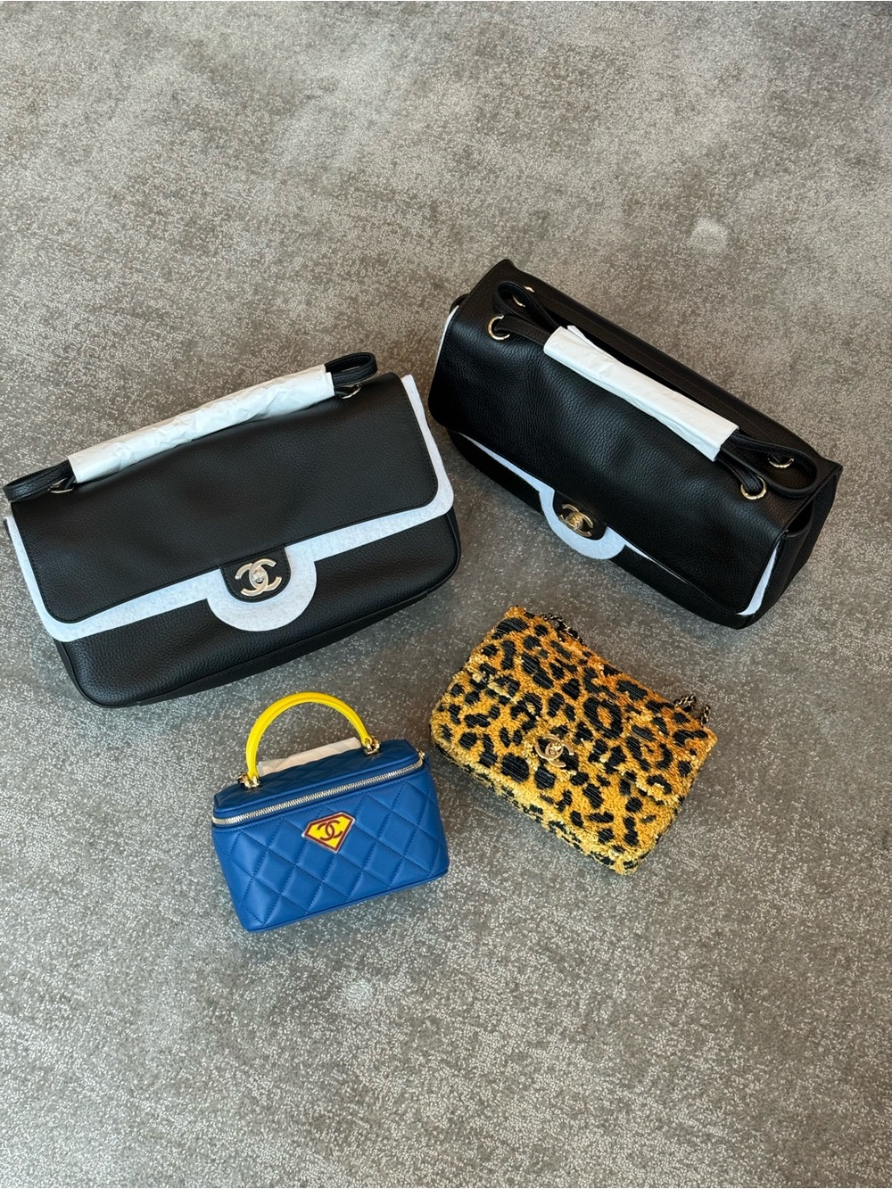 CHANEL Blue Quilted Crossbody Vanity Bag with Yellow Handle hero/superman - Picture 2 of 2